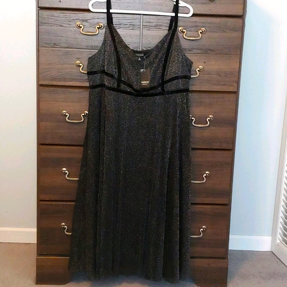 NWT Torrid Black Sparkle Knee Length Dress - Picture 1 of 4